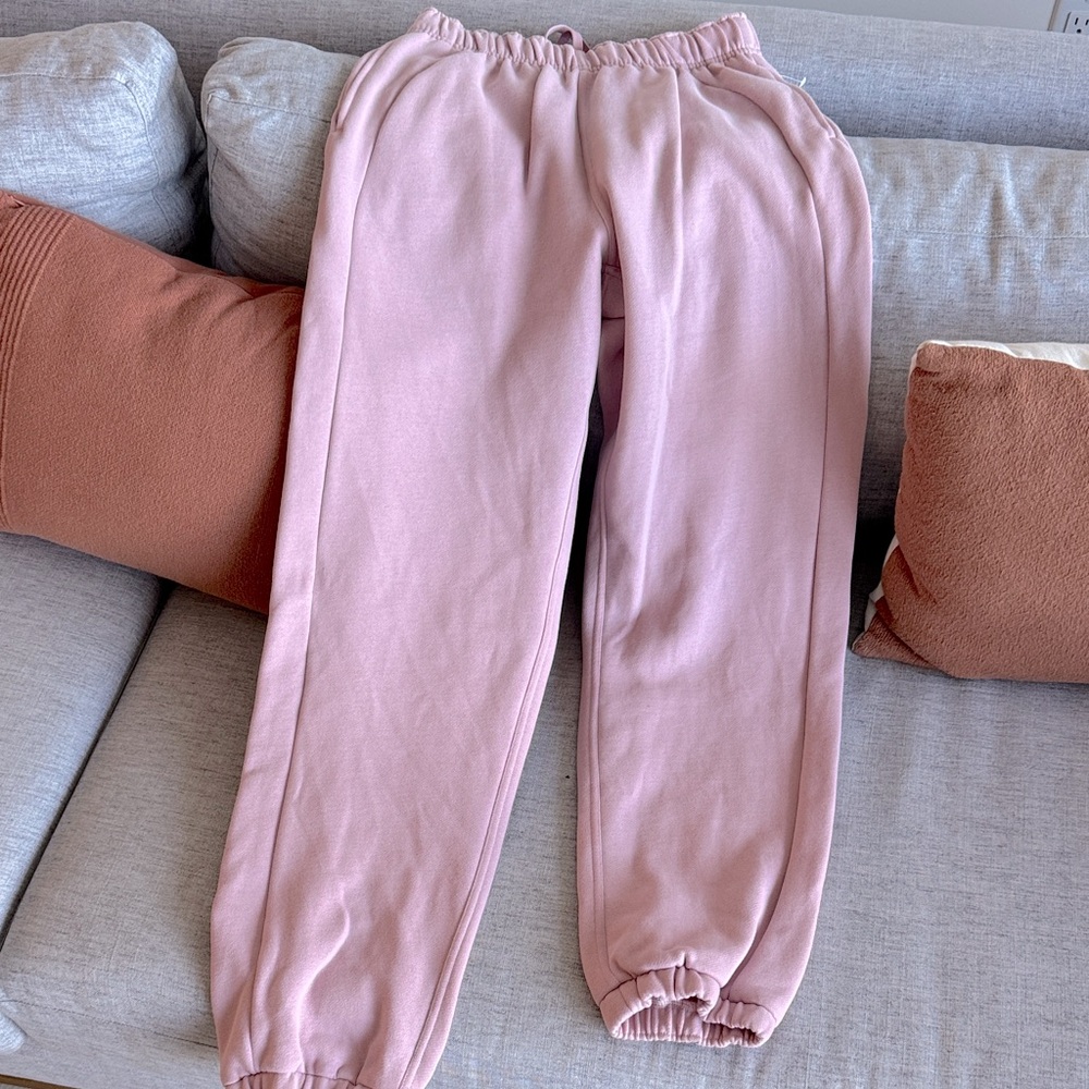 lululemon Scuba Mid-Rise Oversized Jogger
Short